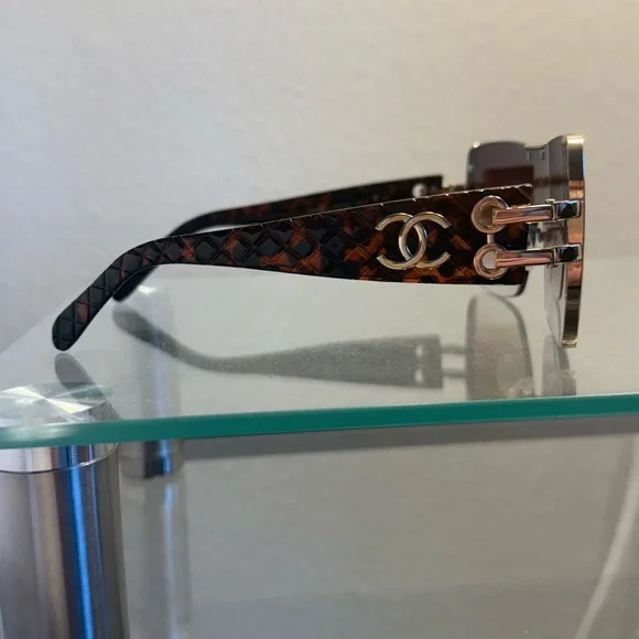 CHANEL Black and Brown Gradient Sunglasses - Picture 2 of 8